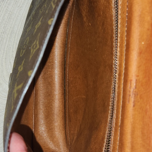 LOUIS VUITTON Saint Cloud Authenticated Bag. Great condition! - Picture 12 of 13